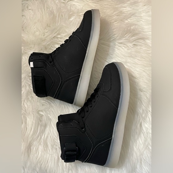 DIYJTS Kids LED Light Up Shoes, Fashion High Tops USB Rechargeable Unisex - Picture 7 of 9